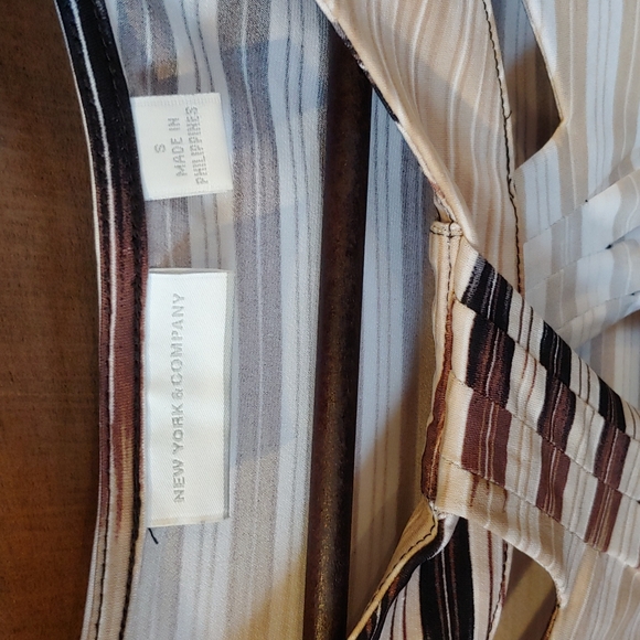 New York & Co top - Picture 2 of 3